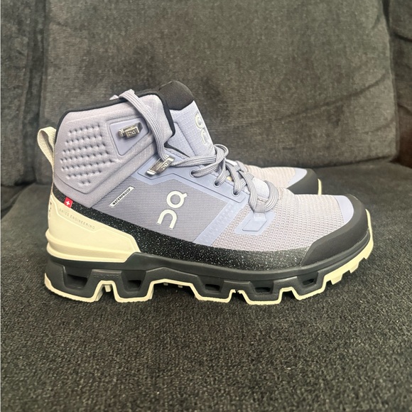Size 7 - On Cloudrock 2 Waterproof - Glacier / Eclipse - Womens